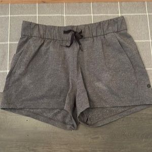 Lululemon on the fly short